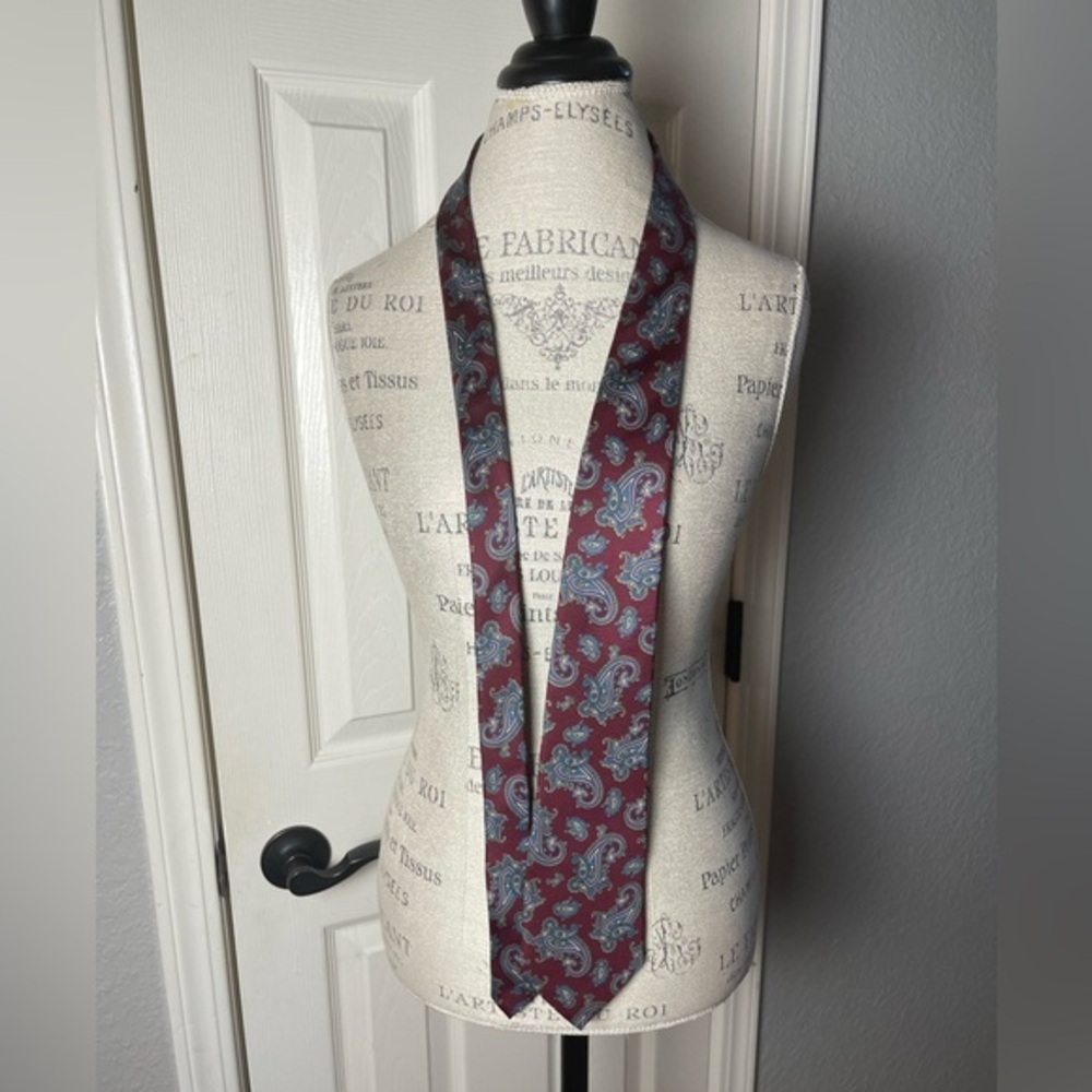 Christian Dior Burgundy Paisley Silk Neck Tie